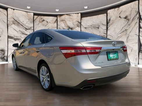 Used 2013 Toyota Avalon Limited w/ Technology Pkg FWD image 8