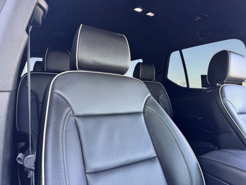 Certified 2023 Chevrolet Traverse Premier w/ LPO, Floor Liner Package image 23