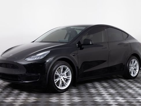 Used 2021 Tesla Model Y Long Range image 1