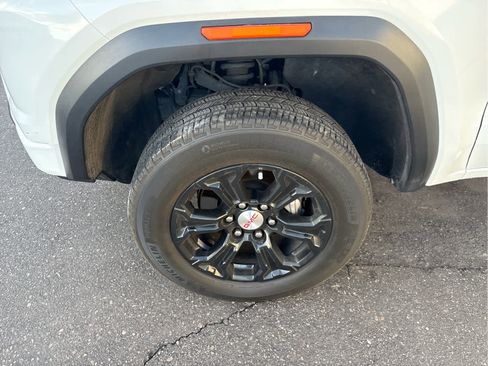 Used 2023 GMC Canyon AT4 w/ AT4 Premium Package image 57