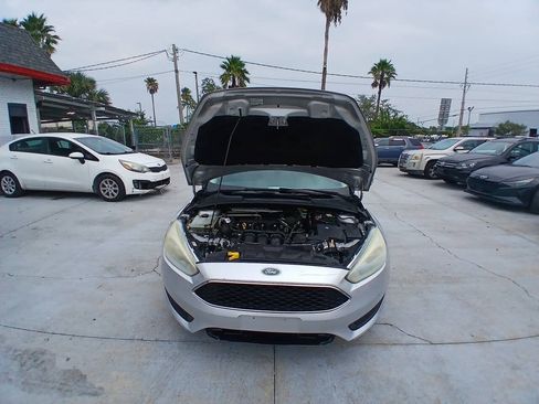Used 2016 Ford Focus SE FWD image 16