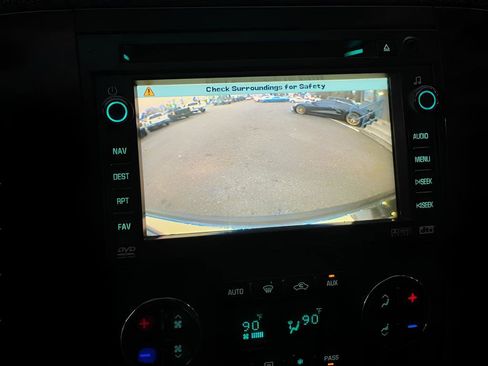 Used 2007 GMC Yukon Denali image 23