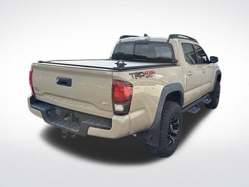 Used 2019 Toyota Tacoma TRD Sport AWD/4WD image 5