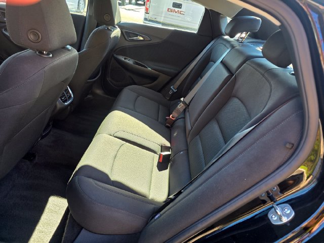 Used 2025 Chevrolet Malibu LT FWD image 17