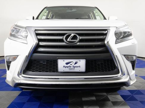 Used 2019 Lexus GX 460 Premium image 2