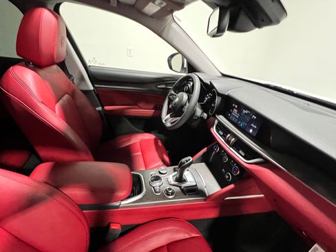Used 2021 Alfa Romeo Stelvio Ti w/ Nero Edizione image 40