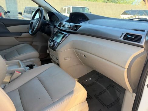 Used 2016 Honda Odyssey Touring Elite image 11