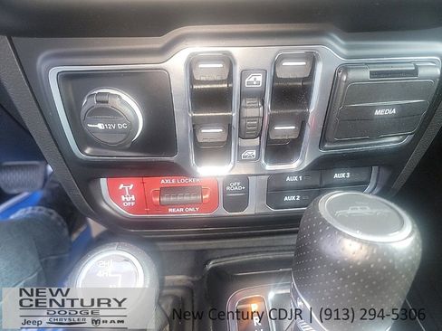 Used 2022 Jeep Gladiator Mojave w/ Cold Weather Group image 13