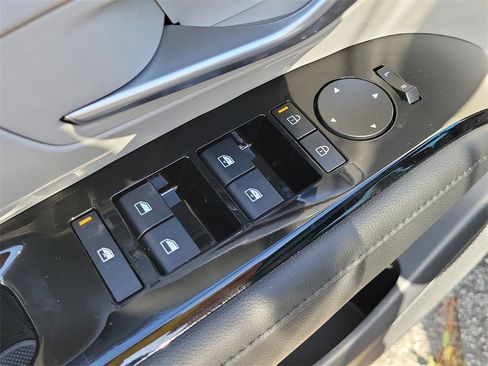 New 2026 Hyundai Tucson Limited image 24