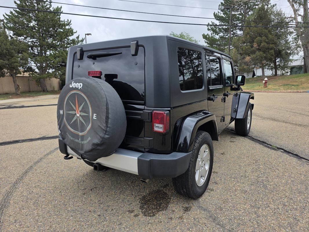 Used 2010 Jeep Wrangler Unlimited Sahara w/ Dual Top Group AWD/4WD image 7