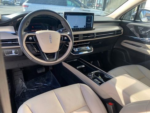 Certified 2025 Lincoln Corsair Premiere w/ Equipment Group 101A image 17