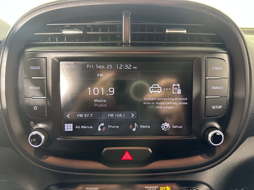 Used 2024 Kia Soul LX FWD image 26