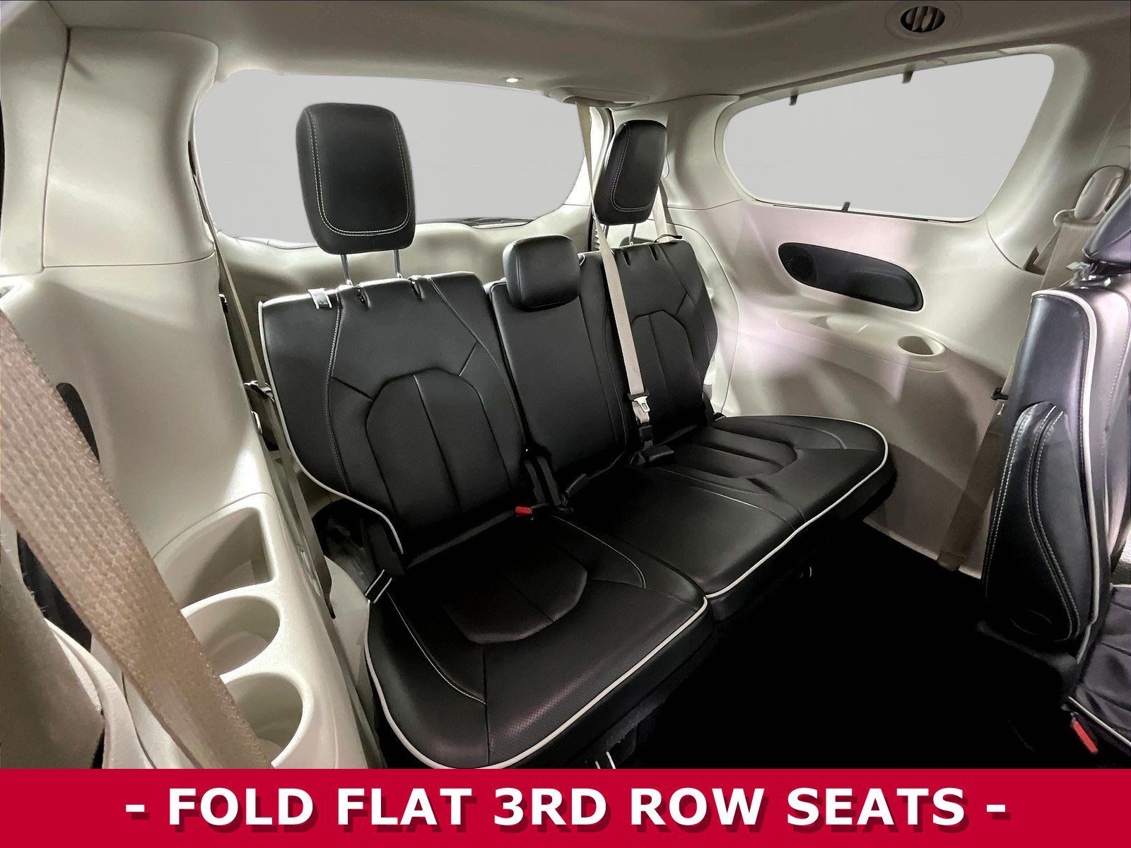 Used 2023 Chrysler Pacifica Limited FWD image 26