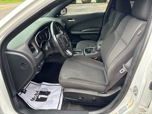 Used 2017 Dodge Charger SXT w/ Navigation & Travel Group RWD image 11