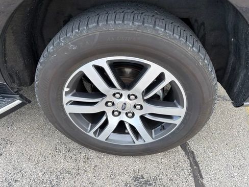 Used 2020 Ford Expedition XLT w/ Equipment Group 202A AWD/4WD image 7