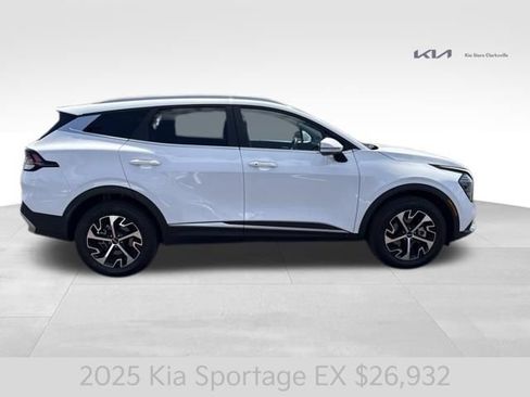 Certified 2025 Kia Sportage EX AWD/4WD image 9