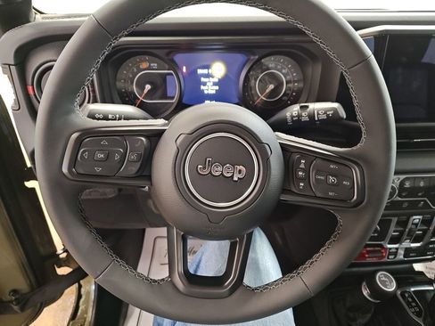 New 2026 Jeep Wrangler Unlimited Rubicon w/ Technology Group image 16