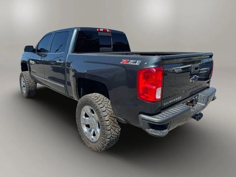 Used 2017 Chevrolet Silverado 1500 LTZ Z71 w/ LTZ Plus Package AWD/4WD image 8