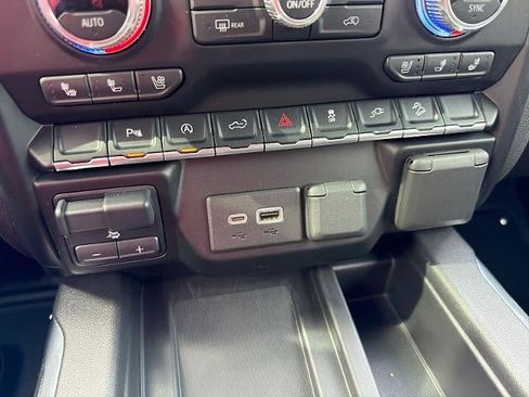 Used 2021 GMC Sierra 1500 AT4 w/ AT4 Value Package AWD/4WD image 31