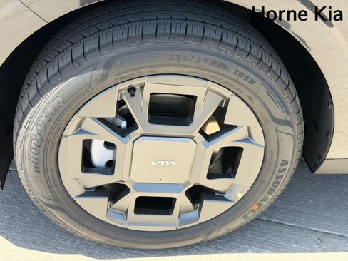 New 2026 Kia Carnival EX FWD image 8