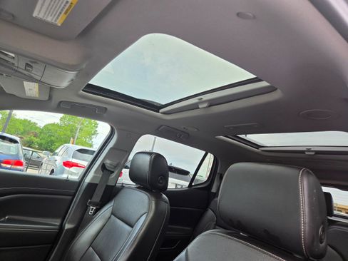 Used 2021 GMC Acadia SLT w/ Preferred Package AWD/4WD image 10