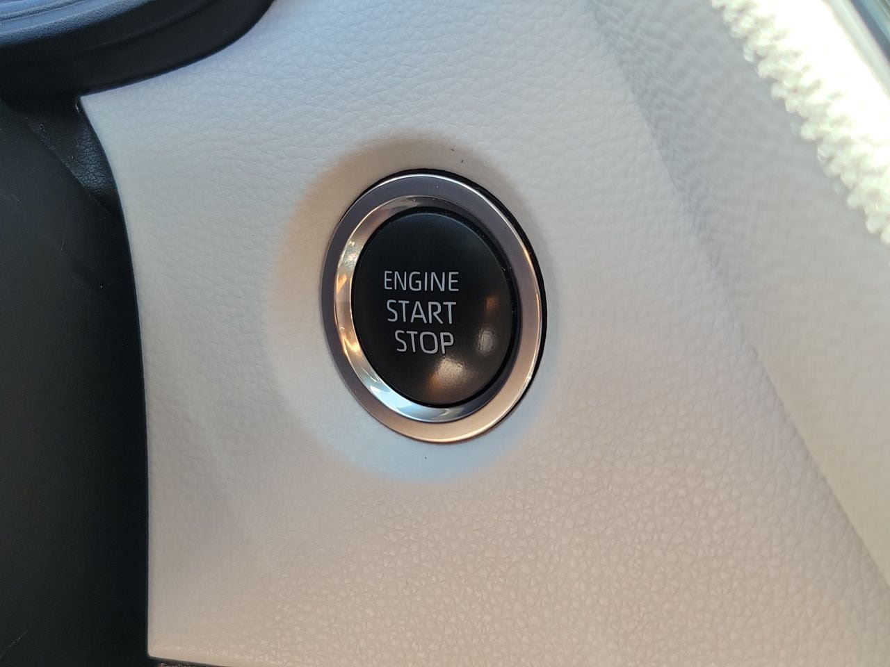 Used 2024 Toyota Corolla SE FWD image 29