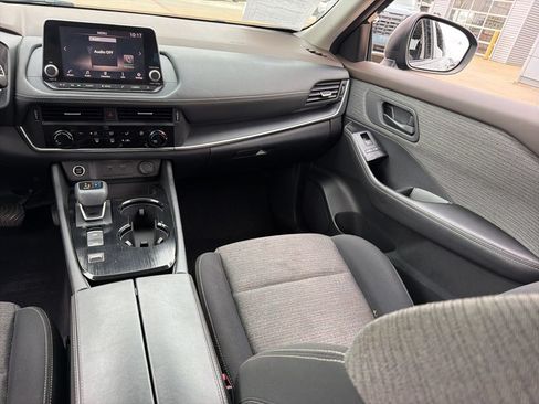 Used 2021 Nissan Rogue S FWD image 18