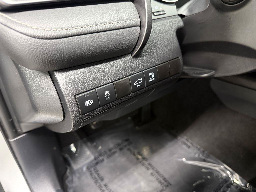 Used 2021 Toyota Camry SE FWD image 12