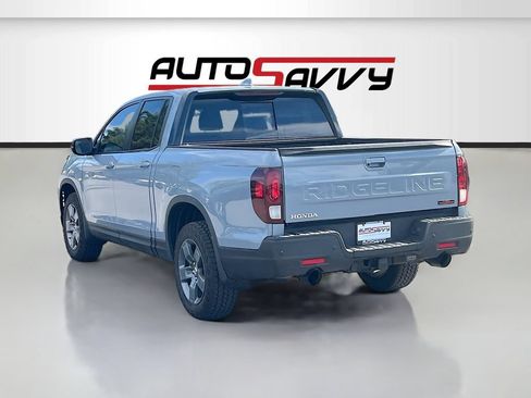 Used 2025 Honda Ridgeline TrailSport image 5