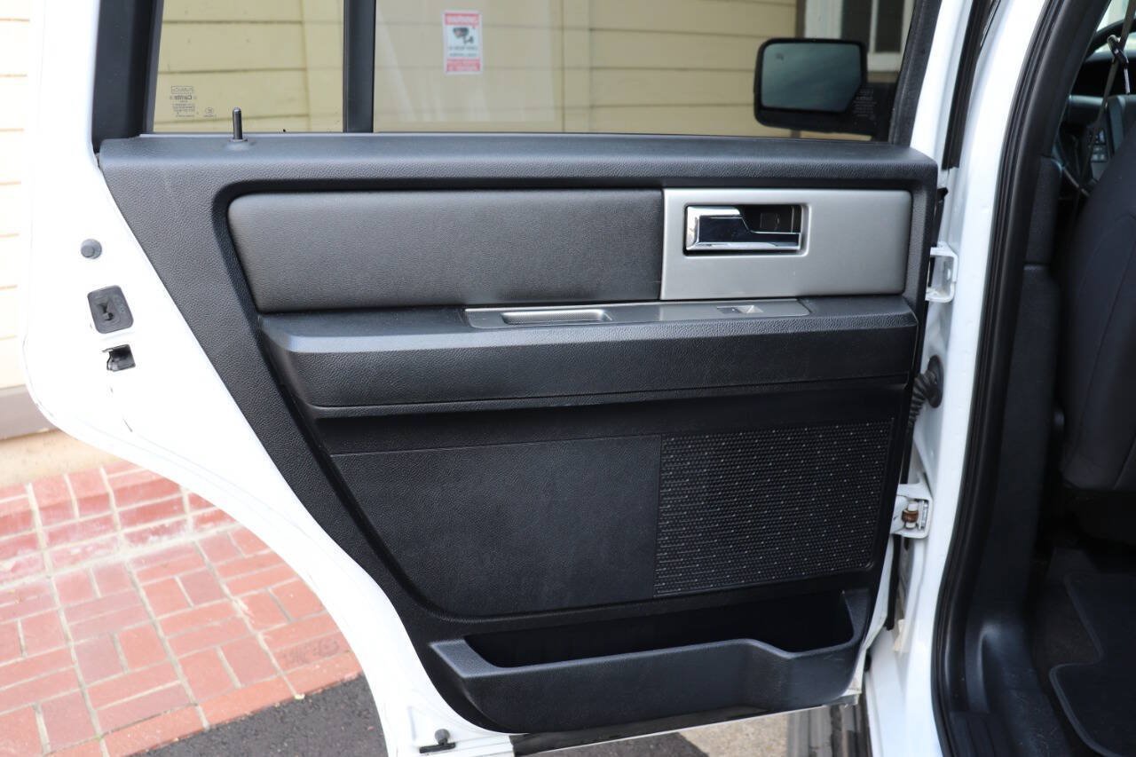 Used 2015 Ford Expedition XLT AWD/4WD image 26