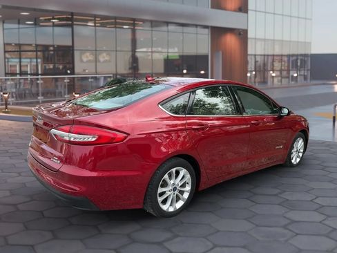 Used 2019 Ford Fusion SE FWD image 13
