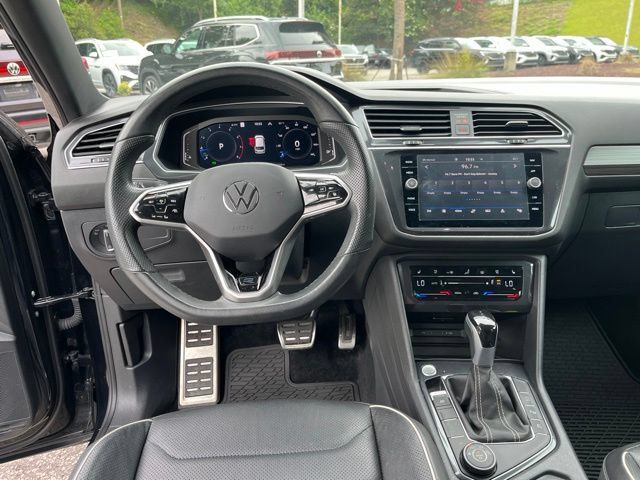 Used 2024 Volkswagen Tiguan SEL R-Line AWD/4WD image 17