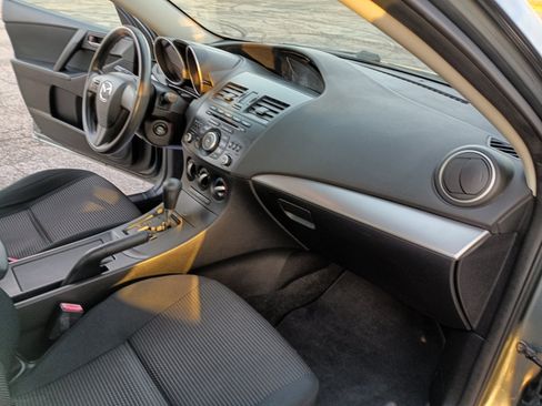 Used 2013 MAZDA MAZDA3 i SV w/ Convenience Pkg image 17