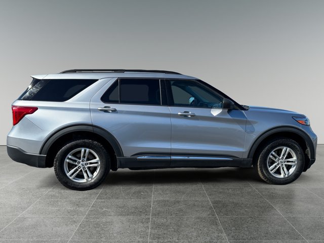 Used 2022 Ford Explorer XLT AWD/4WD image 7