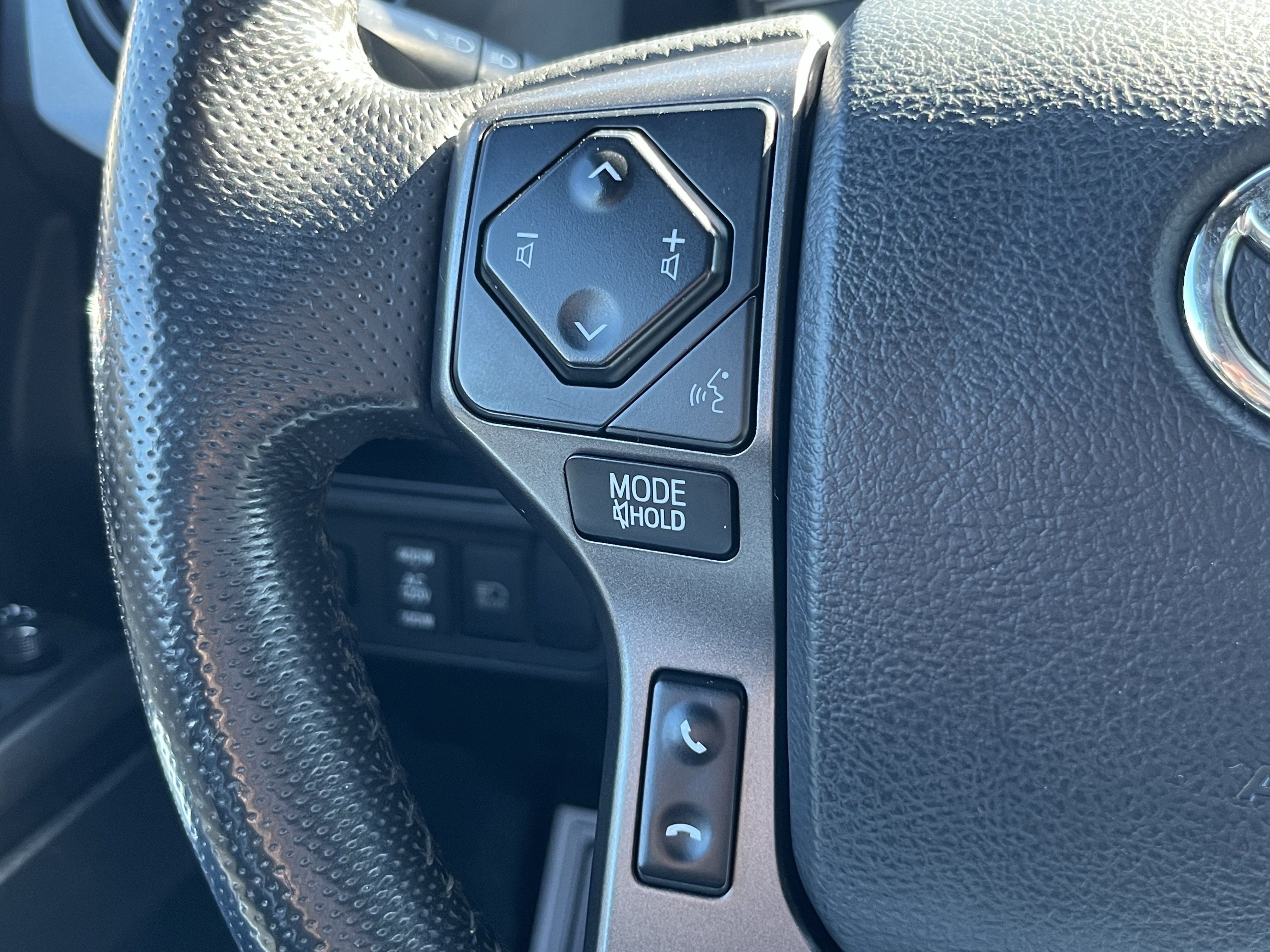 Used 2019 Toyota Tacoma TRD Off-Road AWD/4WD image 18