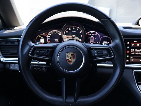 Certified 2023 Porsche Panamera 4 AWD/4WD image 17