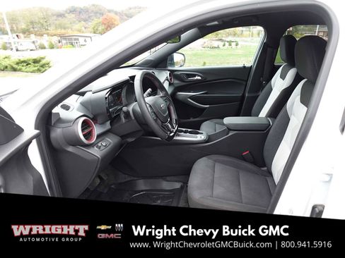 Used 2024 Chevrolet Trax RS w/ Driver Confidence Package image 12