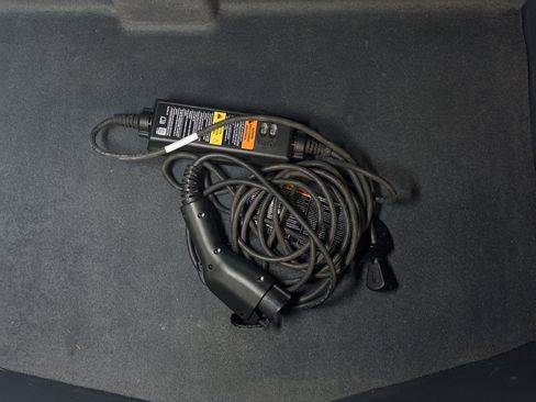 Used 2018 Chevrolet Bolt LT FWD image 6