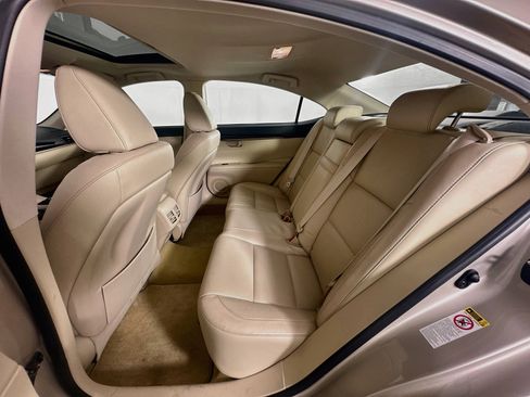 Used 2013 Lexus ES 350 w/ Luxury Pkg FWD image 28
