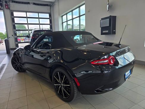 Used 2025 MAZDA MX-5 Miata Grand Touring RWD image 10