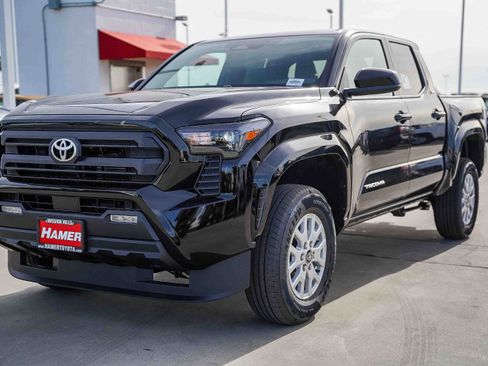 New 2026 Toyota Tacoma SR5 image 3