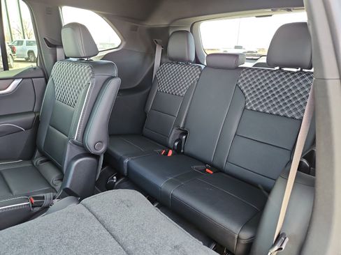 New 2026 GMC Acadia Denali w/ Super Cruise Package image 8