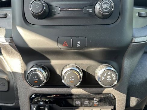 Used 2024 RAM 2500 Tradesman w/ Chrome Appearance Group image 20