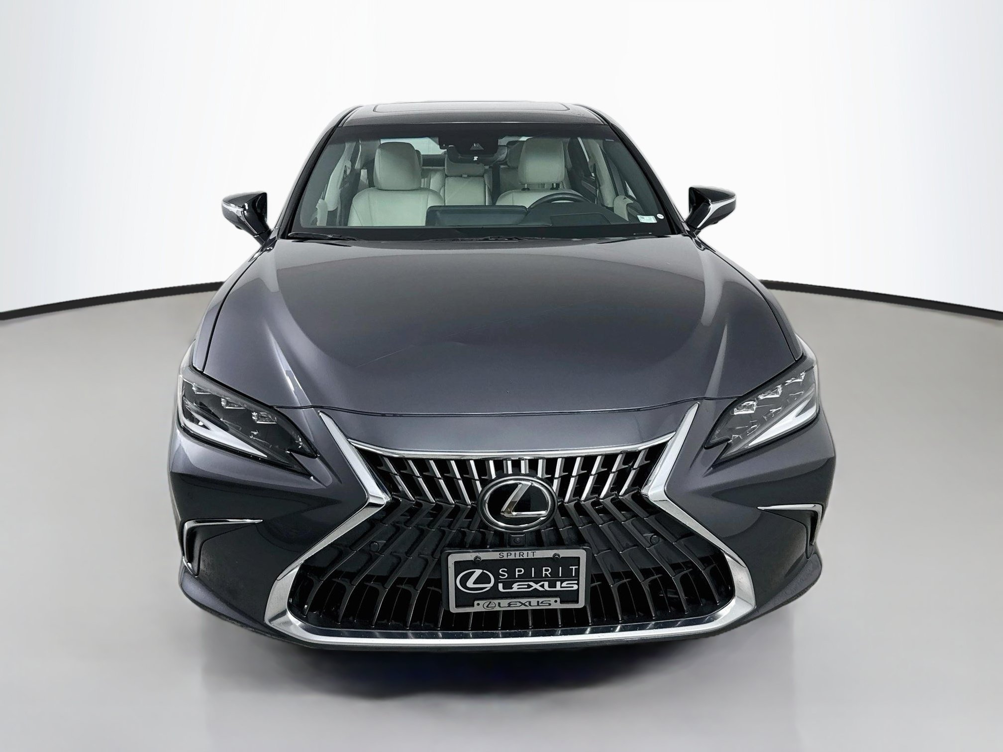 Used 2023 Lexus ES 300h Ultra Luxury FWD image 2