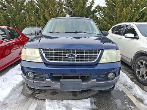Used 2004 Ford Explorer XLT image 2