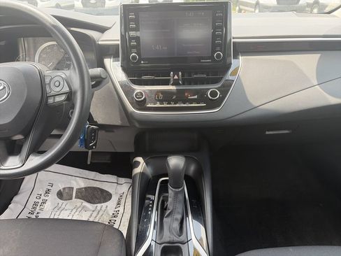 Used 2021 Toyota Corolla LE FWD image 16