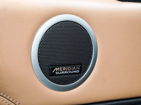 Used 2023 Land Rover Discovery Metropolitan Edition AWD/4WD image 49