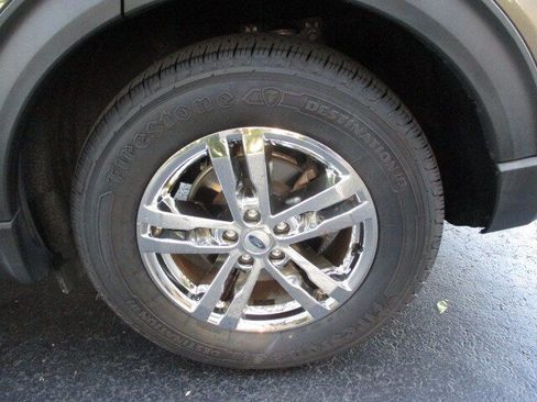 Used 2021 Ford Explorer XLT w/ Equipment Group 202A RWD image 21