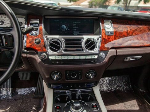 Used 2013 Rolls-Royce Ghost image 23