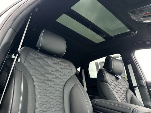 New 2025 Genesis GV80 3.5T e-SC image 17